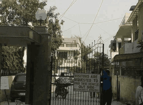 Shiva Enclave Paschim Vihar Delhi – Location, Connectivity, and Life in West Delhi’s Metro-Front Address